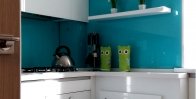 Оформление кухни стеклом DecoCristal